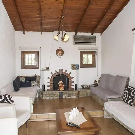 Villa Mary's House Nikiana